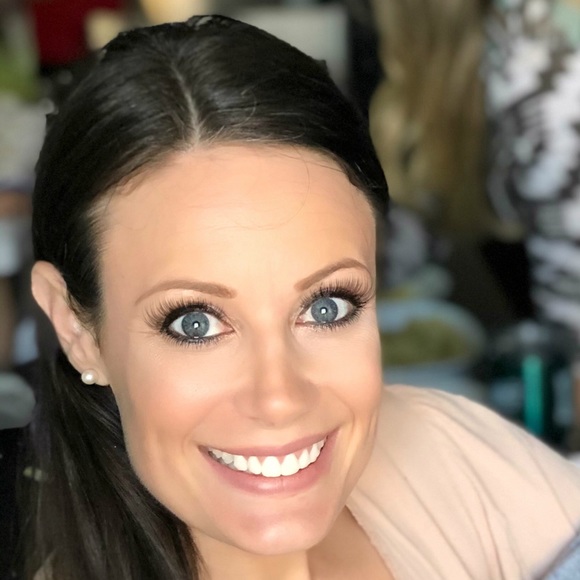 Meet your Posher, Ashley - Picture 1 of 1